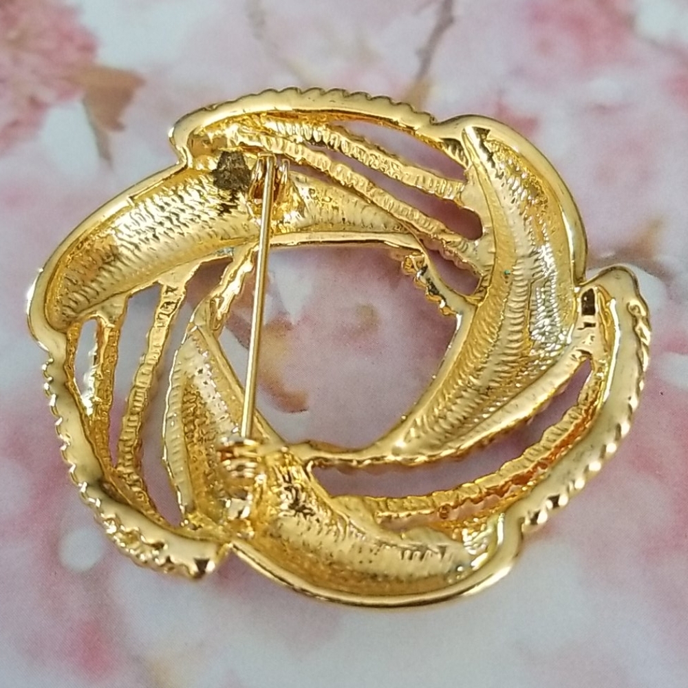 Vintage Mid Century Goldtone Rope Design Wreath Brooch Pin - Picture 9 of 15